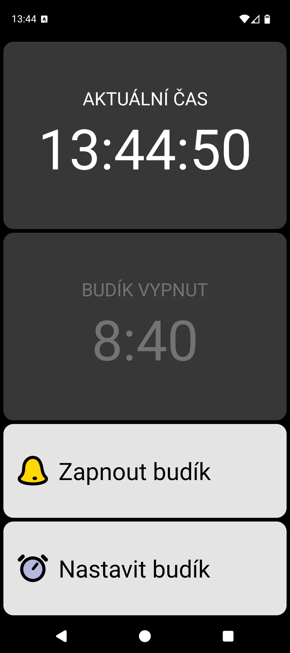 Obrazovka BIG Alarm s velkým aktuálním časem a velkými ovládacími prvky budíku