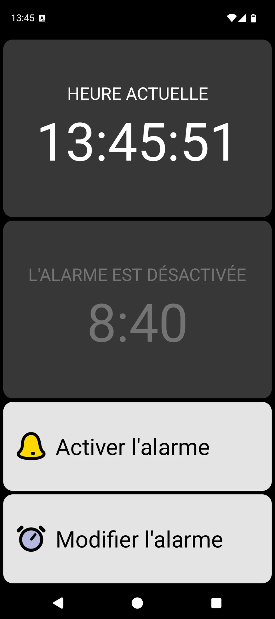Écran de BIG Alarm avec l'heure actuelle et les commandes d'alarme en grand