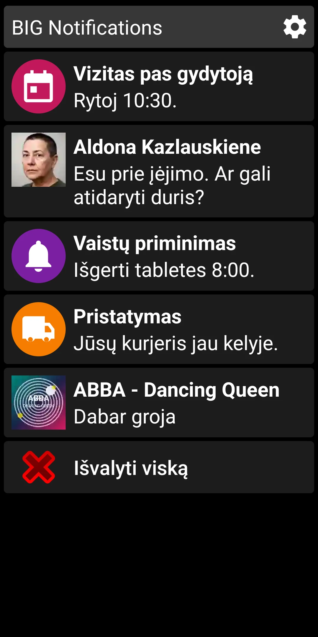 „BIG Notifications“ sąrašas, rodantis padidintus „Android“ pranešimus