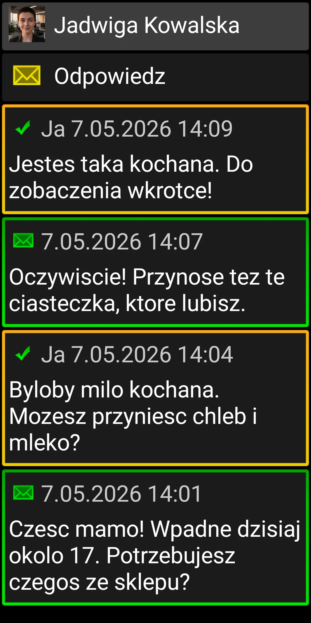 Rozmowa w BIG SMS z dużymi, kontrastowymi kartami wiadomości
