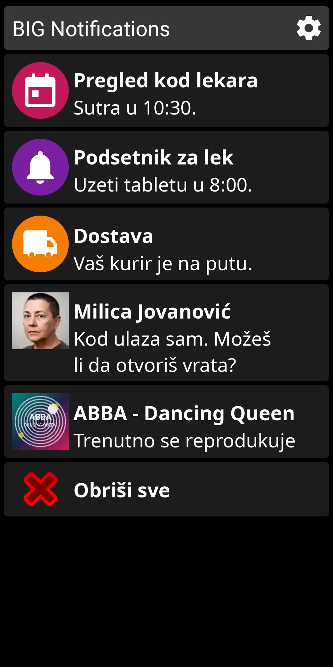 Lista aplikacije BIG Notifications koja prikazuje uvećana Android obaveštenja