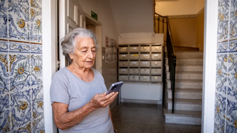 Encontrar uma chamada perdida e ligar de volta com o BIG Phone