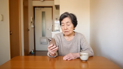 キーボード、Dパッド、またはスイッチでAndroidスマートフォンを使用する